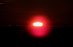 Boubín, 31.1.2011, deformovaný východ Slunce v 7:37 hod. SEČ